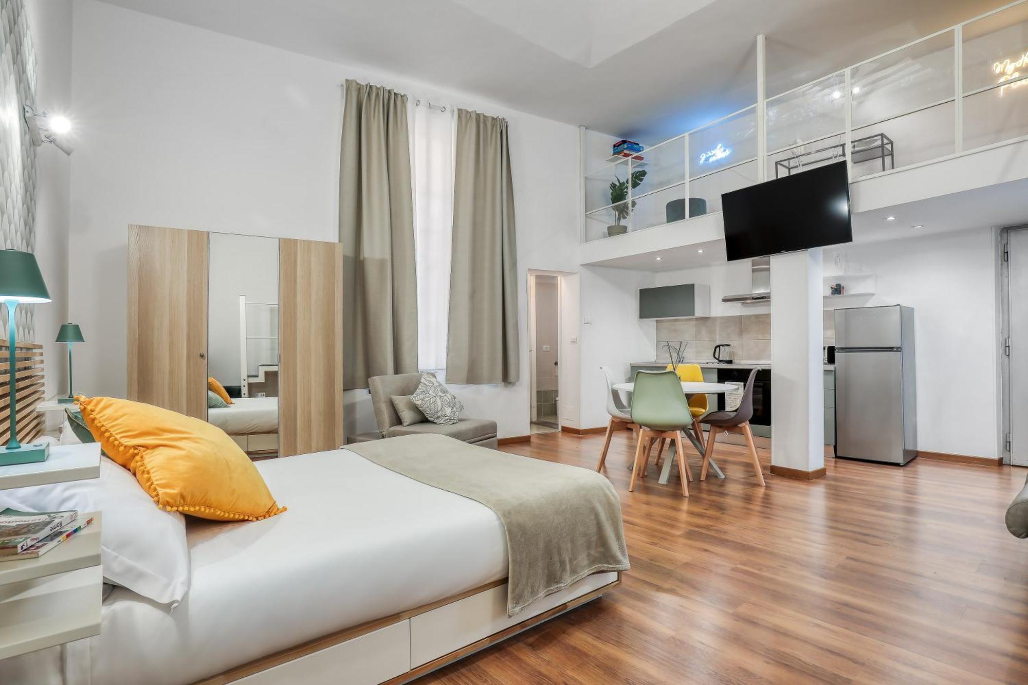 Atrhome Essential Loft Canova * Rom